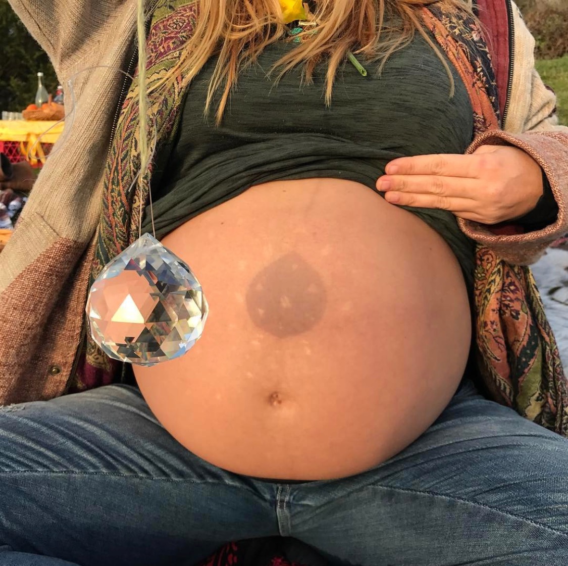 Leslie belly and crystal